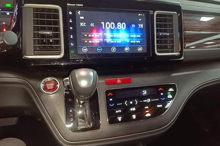 Used Honda Elysion 2016 2.4L Style Edition Audio And AC Panel