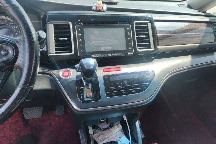 Used Honda Elysion 2016 2.4L Supreme Edition Audio And AC Panel