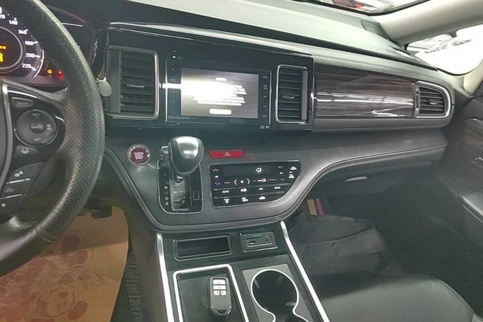 Used Honda Elysion 2016 2.4L Supreme Edition Audio And AC Panel