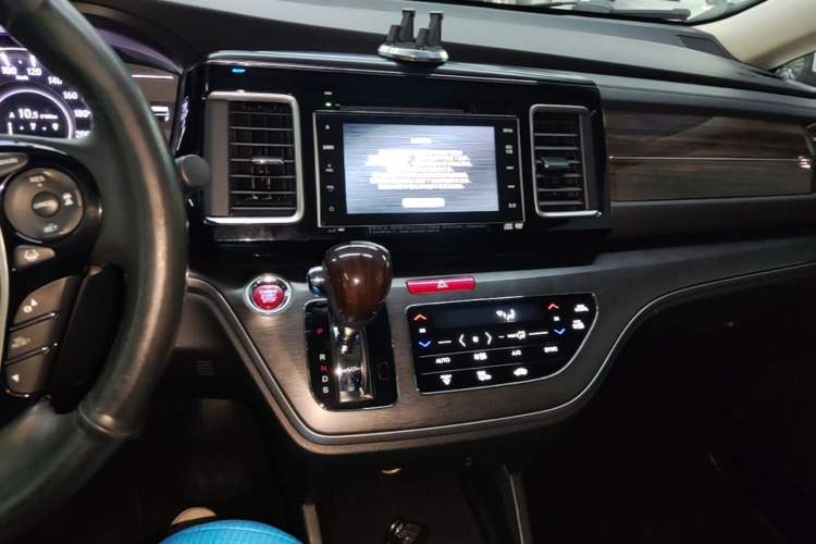 Used Honda Elysion 2016 2.4L Supreme Edition Audio And AC Panel
