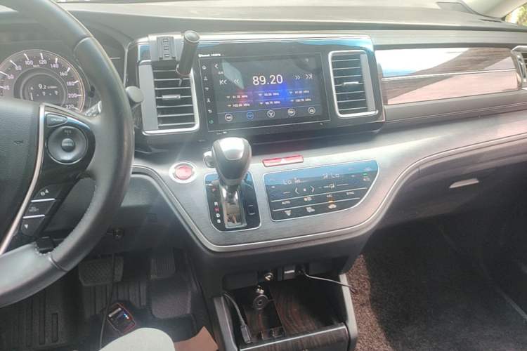 Used Honda Elysion 2016 2.4L Luxury Edition Audio And AC Panel