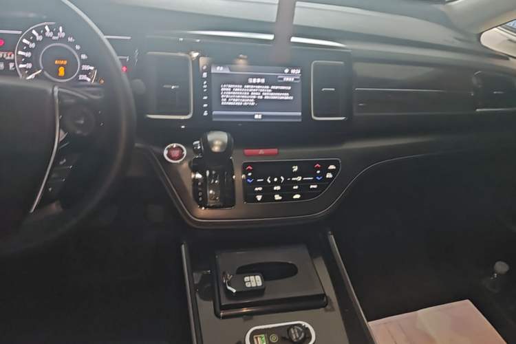 Used Honda Elysion 2016 2.4L Luxury Edition Audio And AC Panel