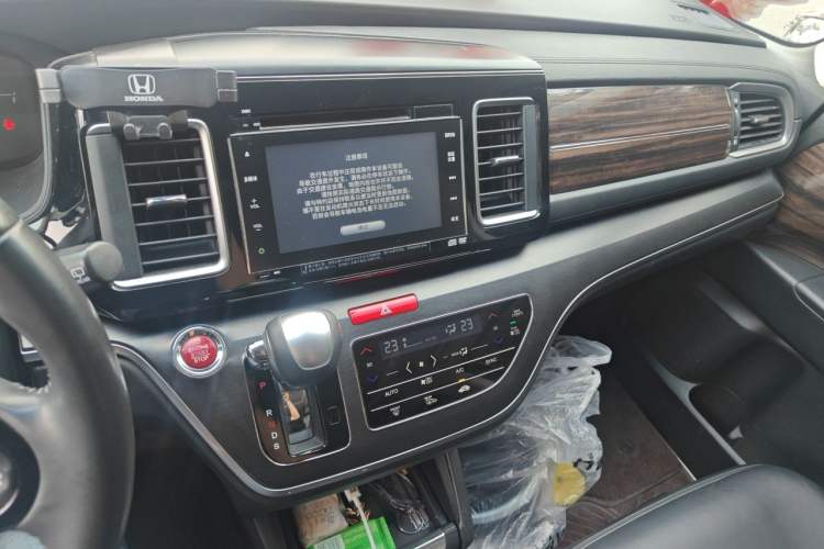 Used Honda Elysion 2016 2.4L Supreme Edition Audio And AC Panel