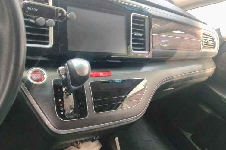 Used Honda Elysion 2016 2.4L Luxury Edition Audio And AC Panel