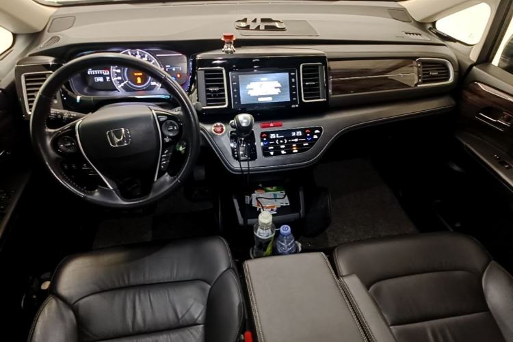 Used Honda Elysion 2016 2.4L Supreme Edition Center Console