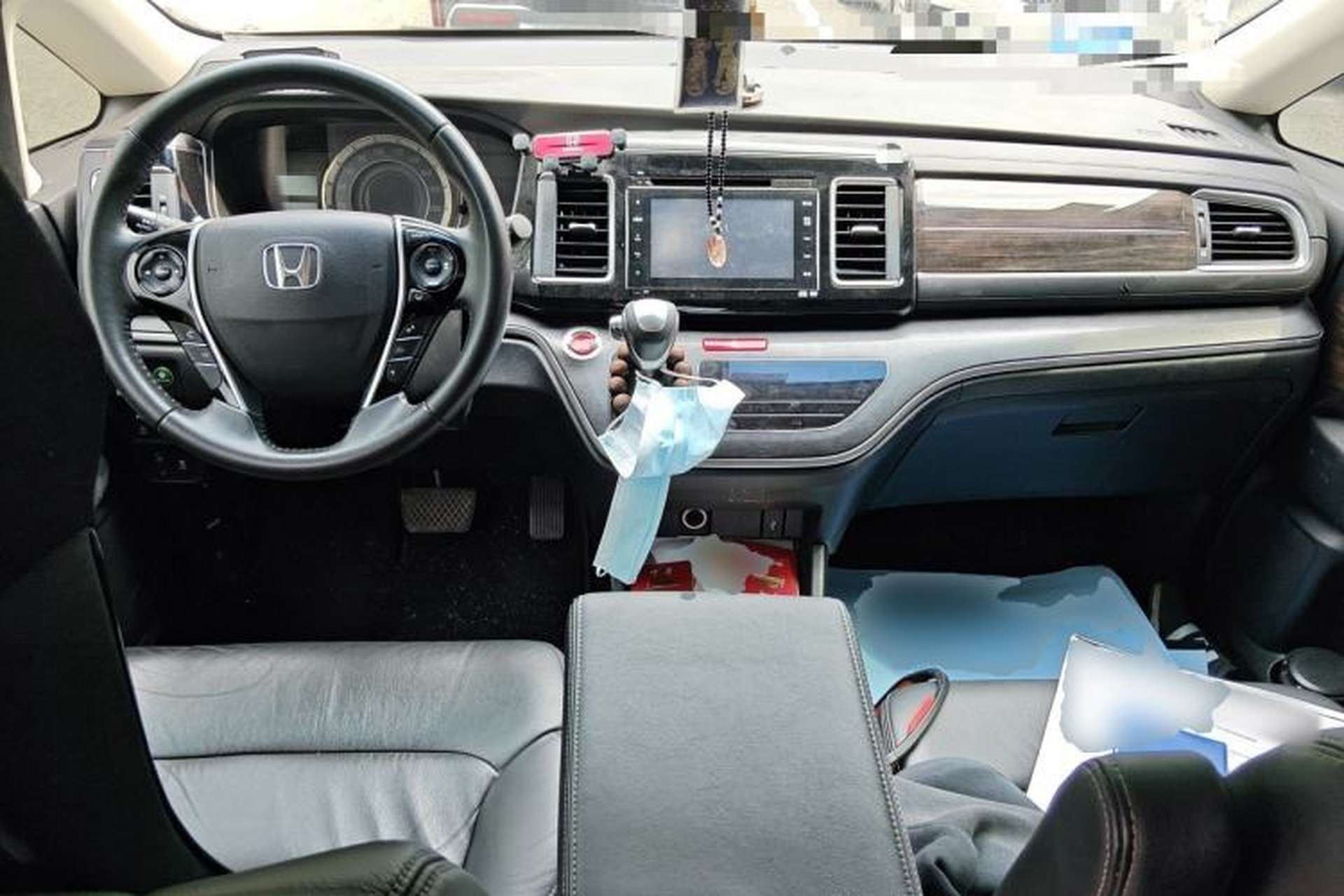 Used Honda Elysion 2016 2.4L Supreme Edition Center Console