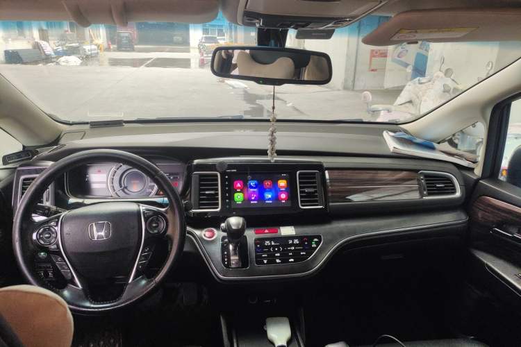 Used Honda Elysion 2016 2.4L Luxury Edition Center Console
