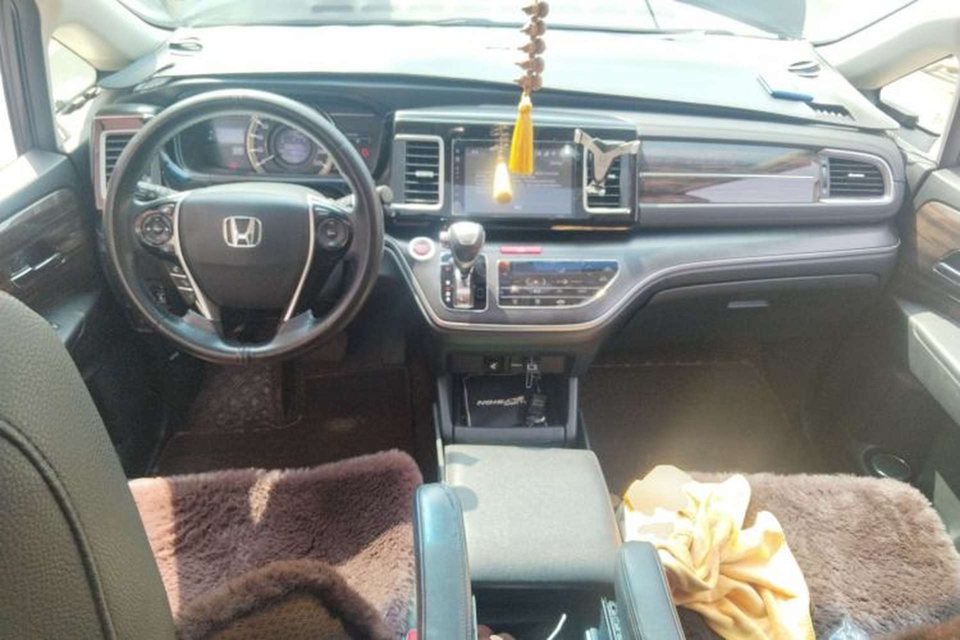 Used Honda Elysion 2016 2.4L Comfort Edition Center Console