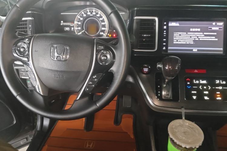 Used Honda Elysion 2016 2.4L Luxury Edition Center Console