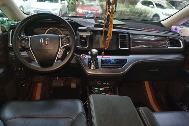 Used Honda Elysion 2016 2.4L Luxury Edition Center Console