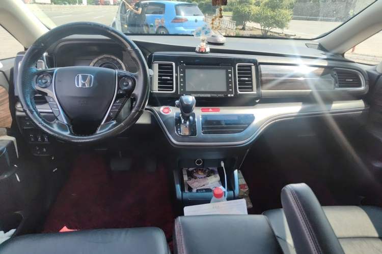 Used Honda Elysion 2016 2.4L Supreme Edition Center Console
