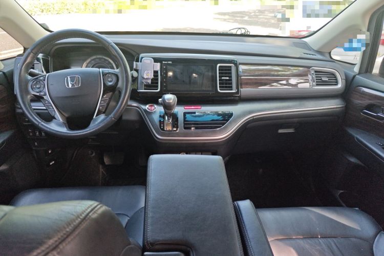 Used Honda Elysion 2016 2.4L Luxury Edition Center Console