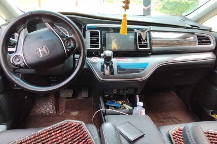 Used Honda Elysion 2016 2.4L Comfort Edition Center Console