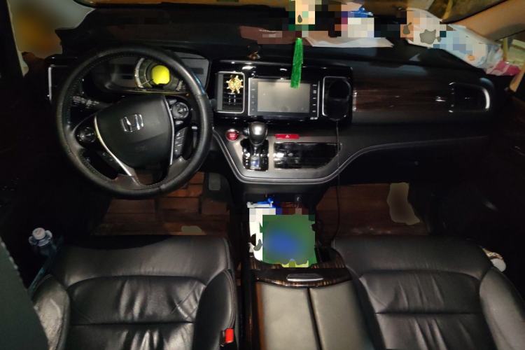 Used Honda Elysion 2016 2.4L Supreme Edition Center Console