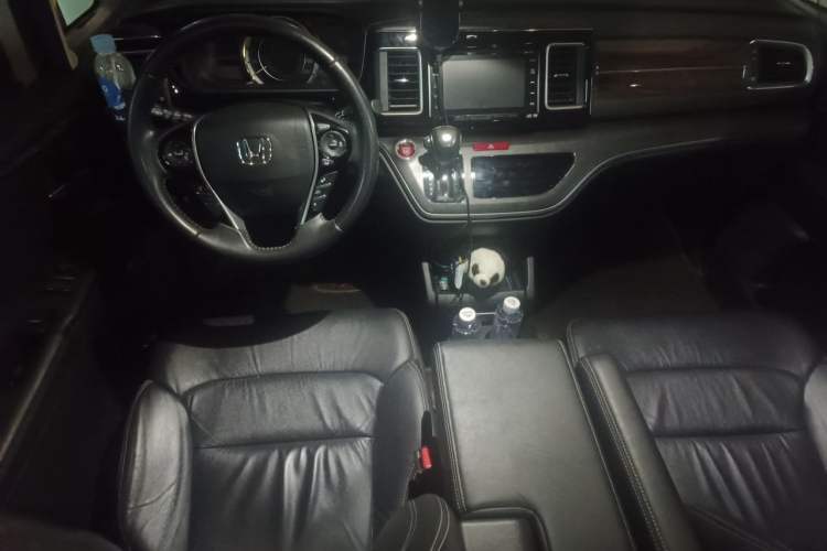 Used Honda Elysion 2016 2.4L Supreme Edition Center Console