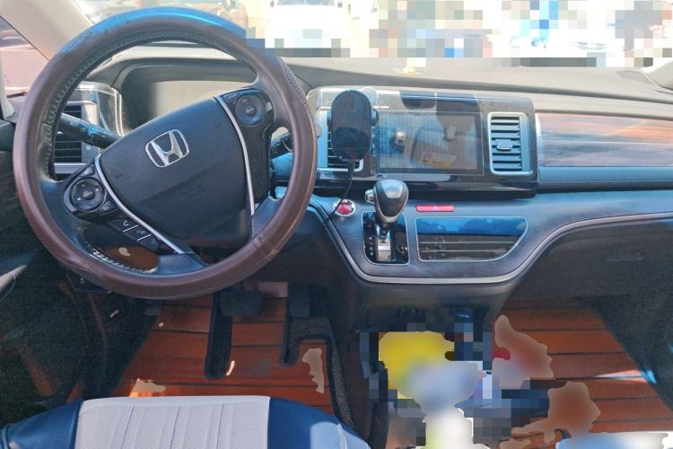Used Honda Elysion 2016 2.4L Comfort Edition Center Console
