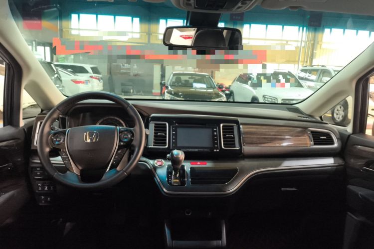Used Honda Elysion 2016 2.4L Supreme Edition Center Console