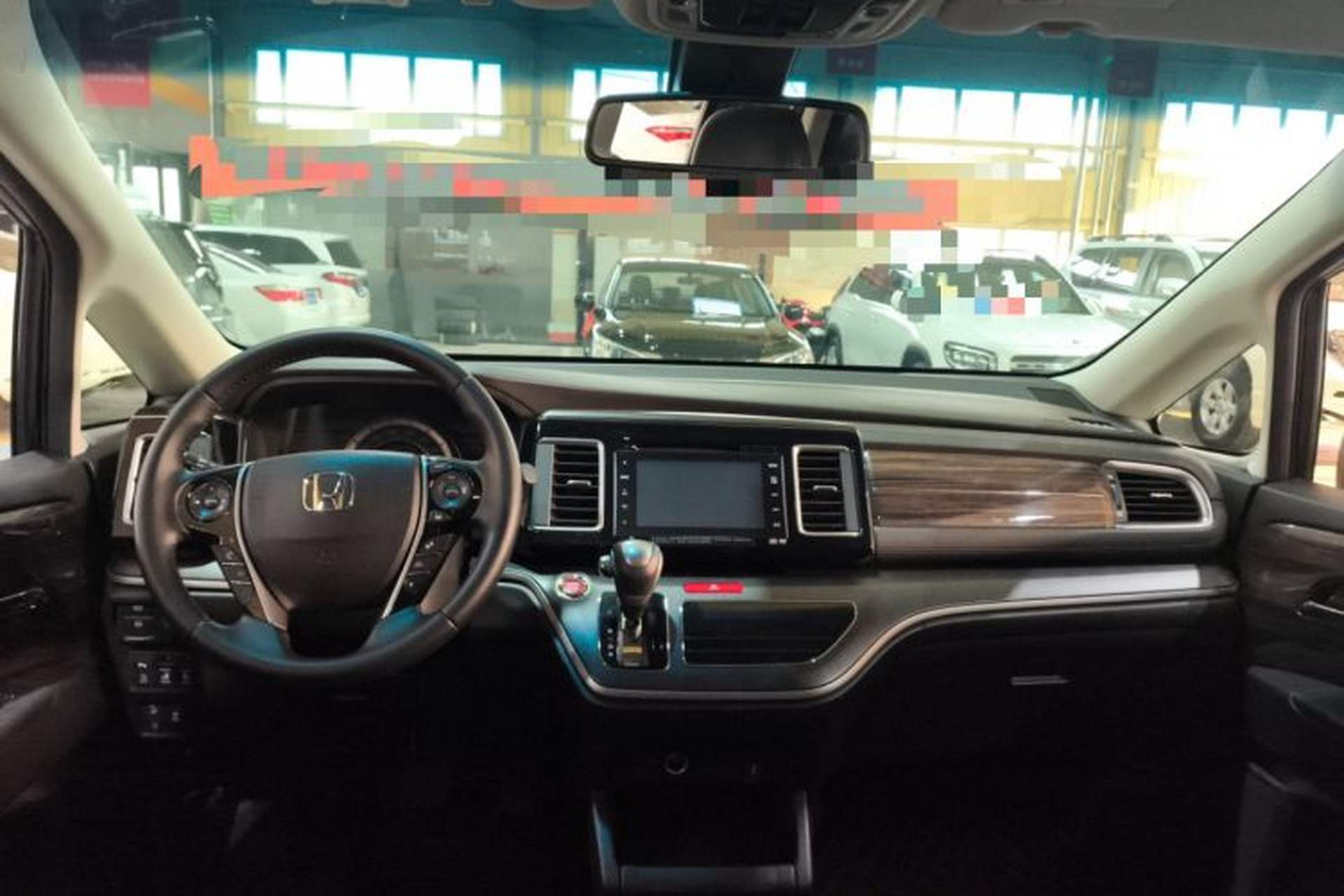 Used Honda Elysion 2016 2.4L Supreme Edition Center Console