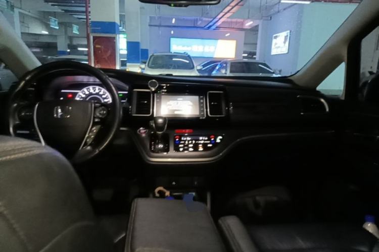 Used Honda Elysion 2016 2.4L Supreme Edition Center Console