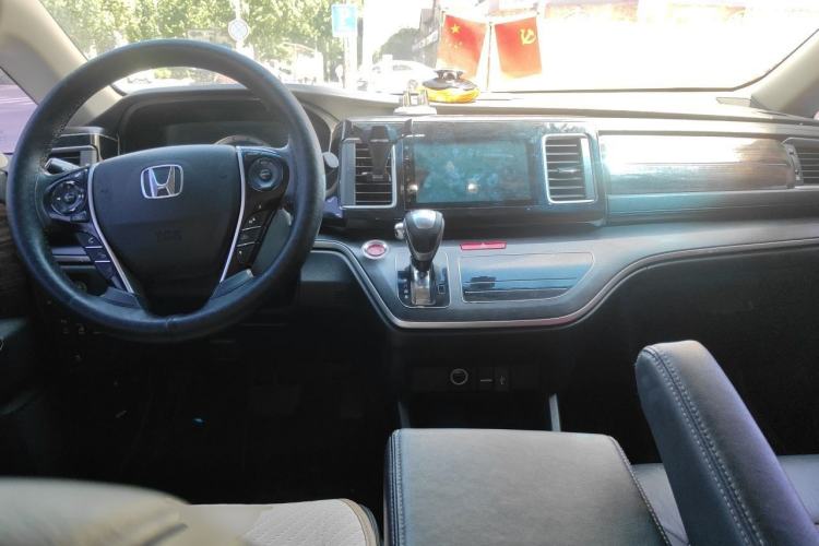 Used Honda Elysion 2016 2.4L Luxury Edition Center Console