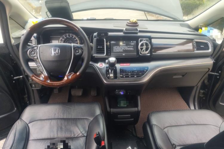 Used Honda Elysion 2016 2.4L Style Edition Center Console
