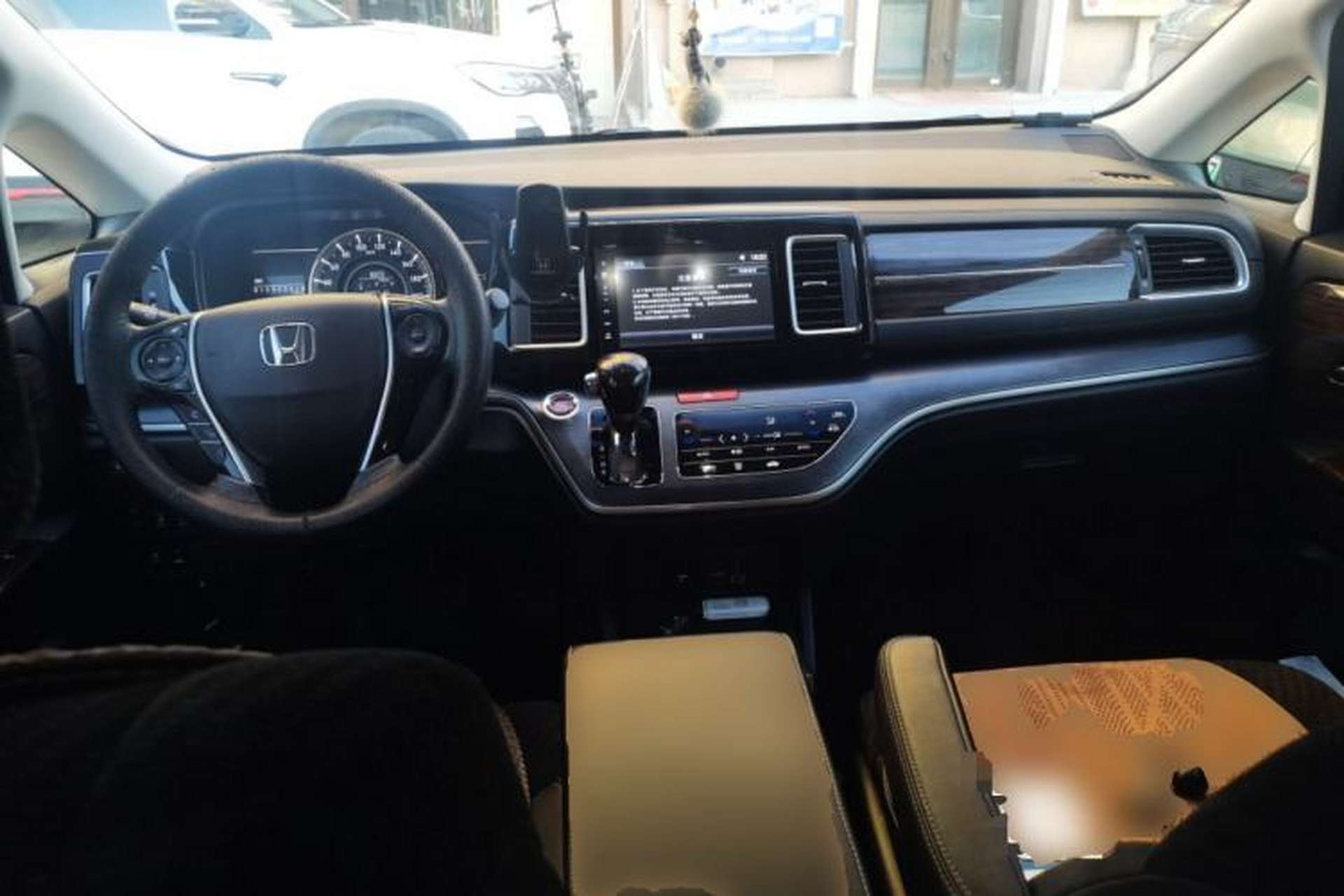 Used Honda Elysion 2016 2.4L Comfort Edition Center Console