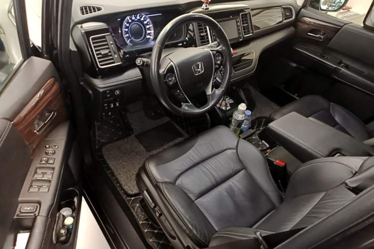 Used Honda Elysion 2016 2.4L Supreme Edition Driver Seat