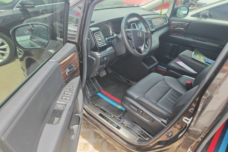 Used Honda Elysion 2016 2.4L Luxury Edition Driver Seat