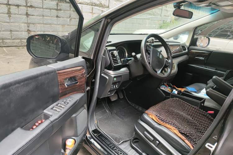 Used Honda Elysion 2016 2.4L Comfort Edition Driver Seat