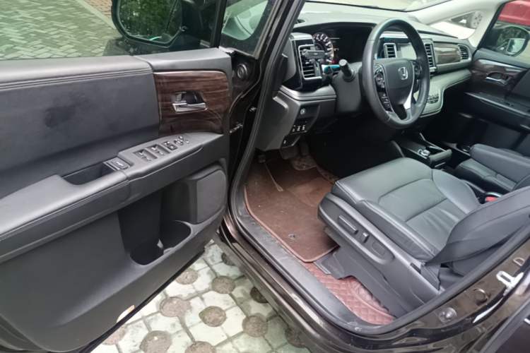 Used Honda Elysion 2016 2.4L Style Edition Driver Seat