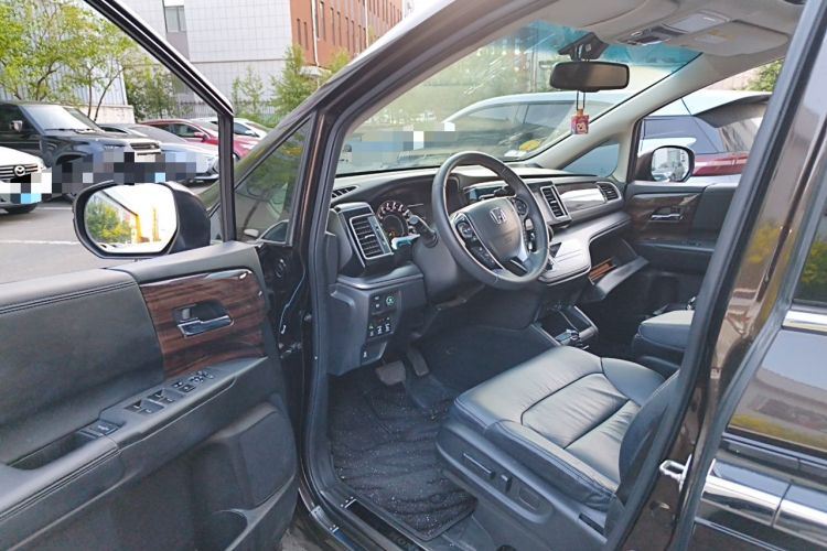 Used Honda Elysion 2016 2.4L Luxury Edition Driver Seat