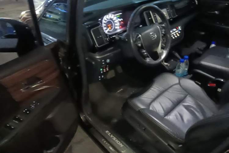 Used Honda Elysion 2016 2.4L Supreme Edition Driver Seat