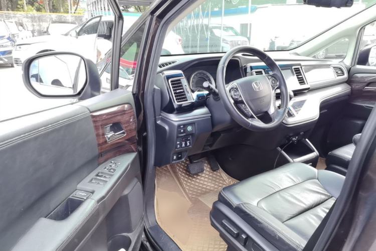 Used Honda Elysion 2016 2.4L Luxury Edition Driver Seat