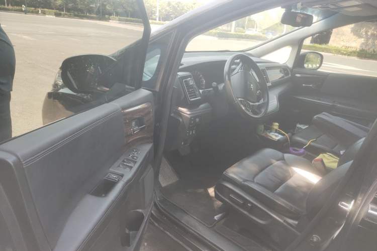 Used Honda Elysion 2016 2.4L Luxury Edition Driver Seat