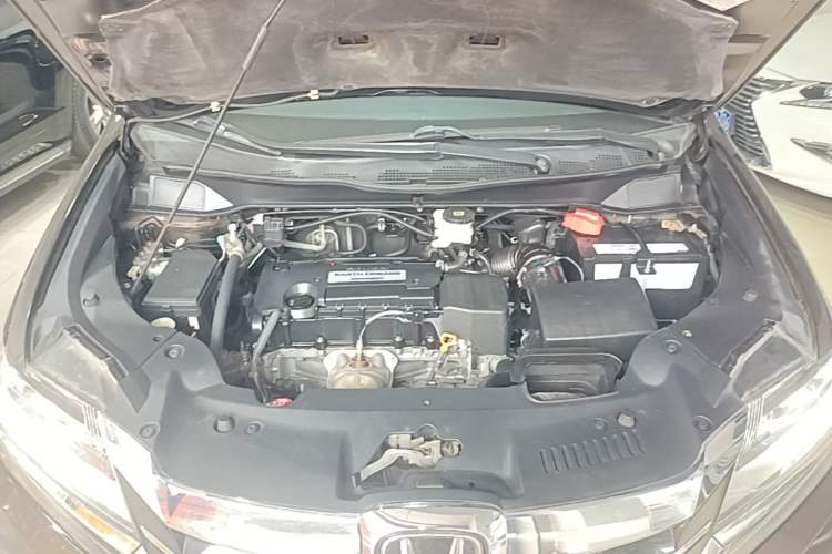 Used Honda Elysion 2016 2.4L Supreme Edition Engine Bay