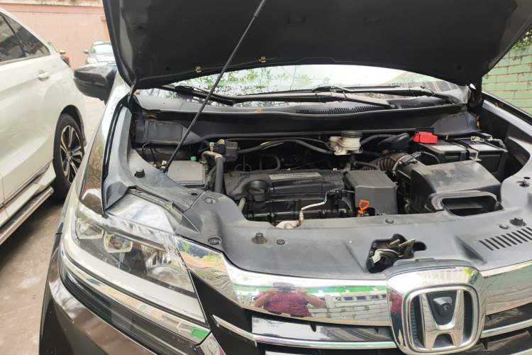 Used Honda Elysion 2016 2.4L Comfort Edition Engine Bay Right