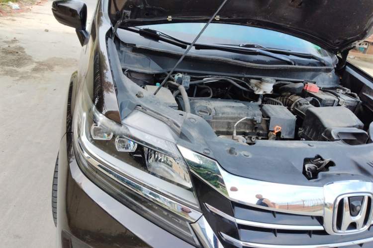 Used Honda Elysion 2016 2.4L Comfort Edition Engine Bay Right