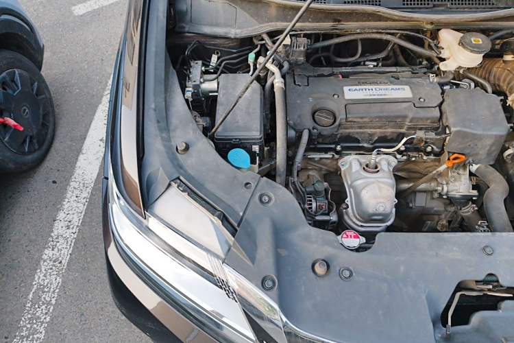 Used Honda Elysion 2016 2.4L Luxury Edition Engine Bay Right