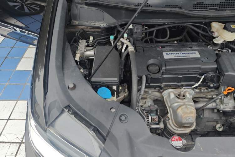 Used Honda Elysion 2016 2.4L Supreme Edition Engine Bay Right