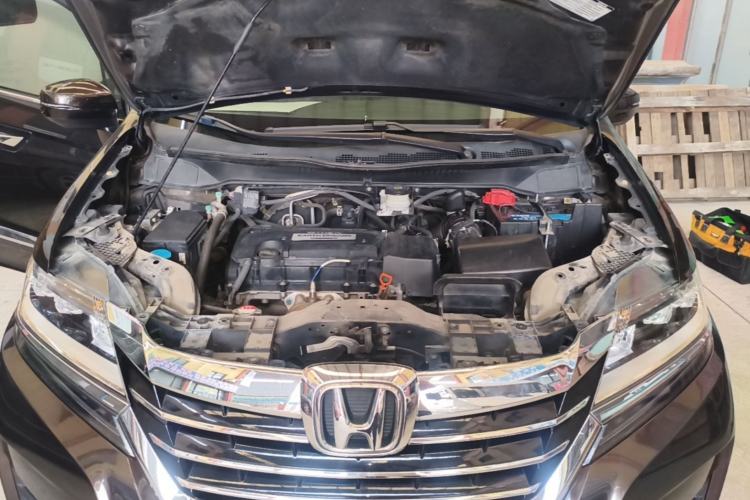Used Honda Elysion 2016 2.4L Style Edition Engine Bay