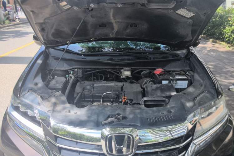 Used Honda Elysion 2016 2.4L Supreme Edition Engine Bay