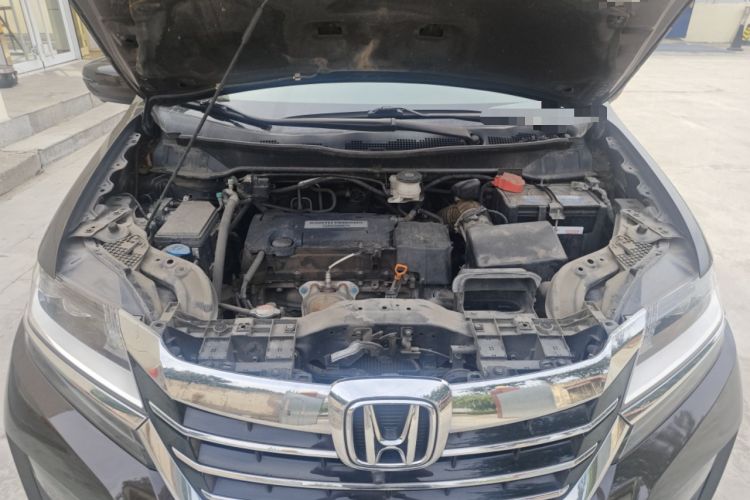 Used Honda Elysion 2016 2.4L Comfort Edition Engine Bay