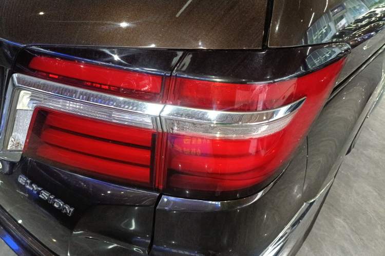 Used Honda Elysion 2016 2.4L Luxury Edition Exterior 1