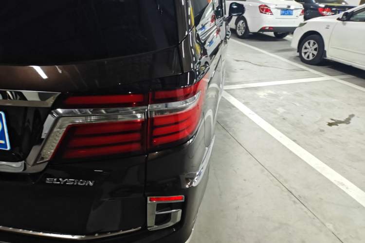 Used Honda Elysion 2016 2.4L Luxury Edition Exterior 3