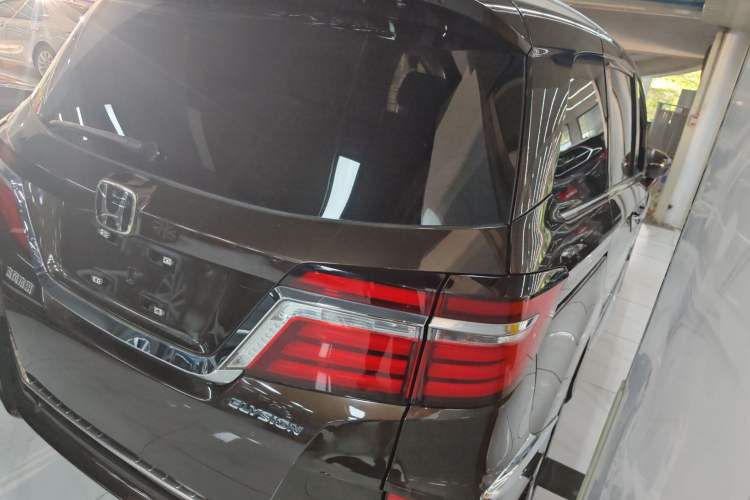 Used Honda Elysion 2016 2.4L Luxury Edition Exterior 5