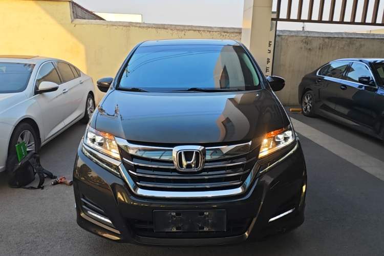 Used Honda Elysion 2016 2.4L Style Edition Front