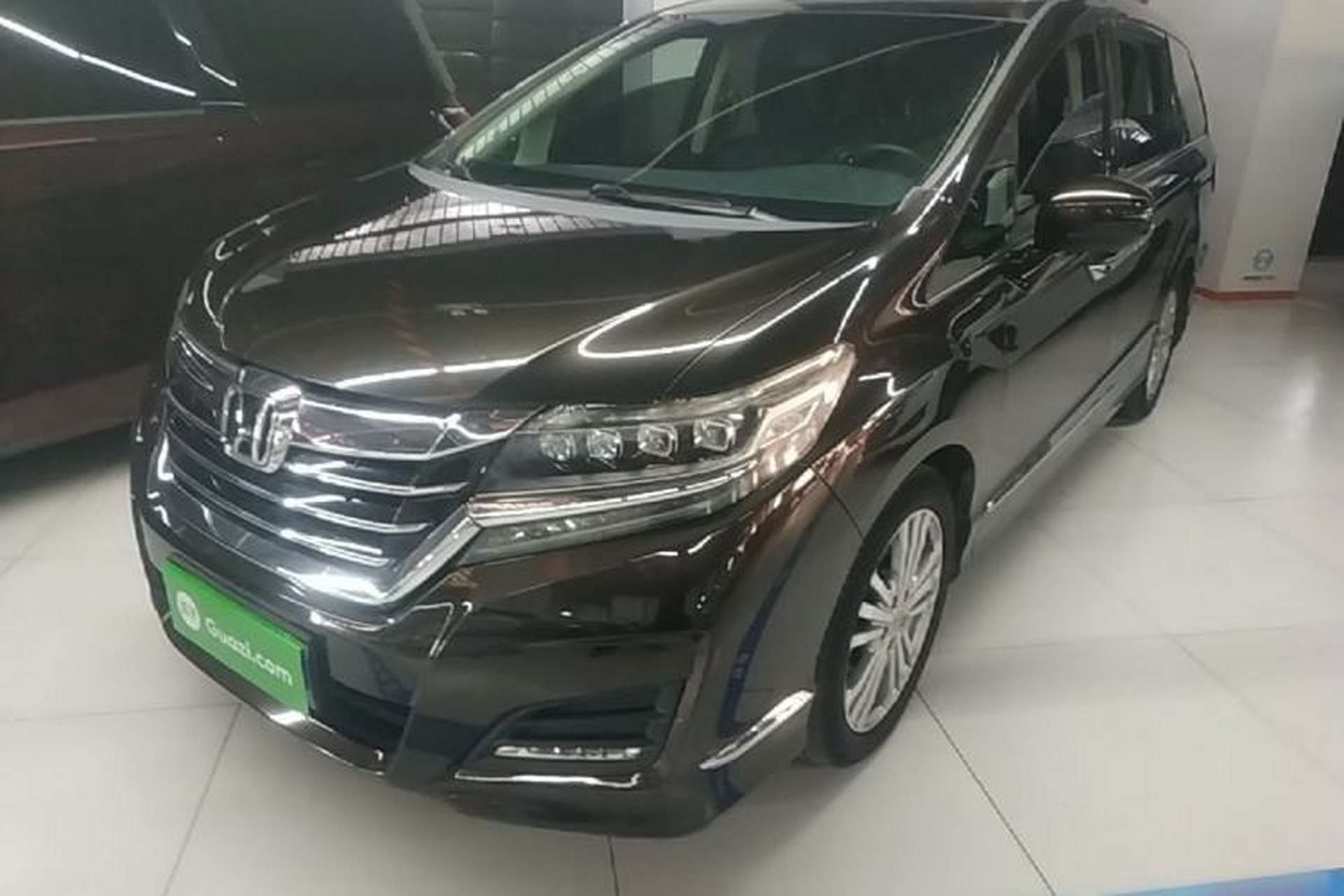 Used Honda Elysion 2016 2.4L Luxury Edition Front Left 45 Deg