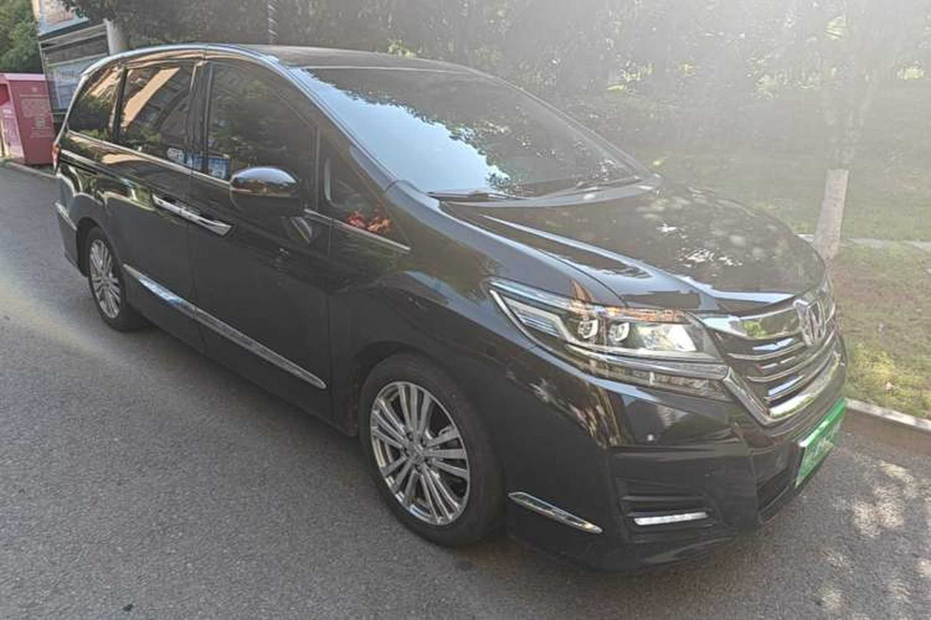 Used Honda Elysion 2016 2.4L Style Edition Front Right 45 Deg
