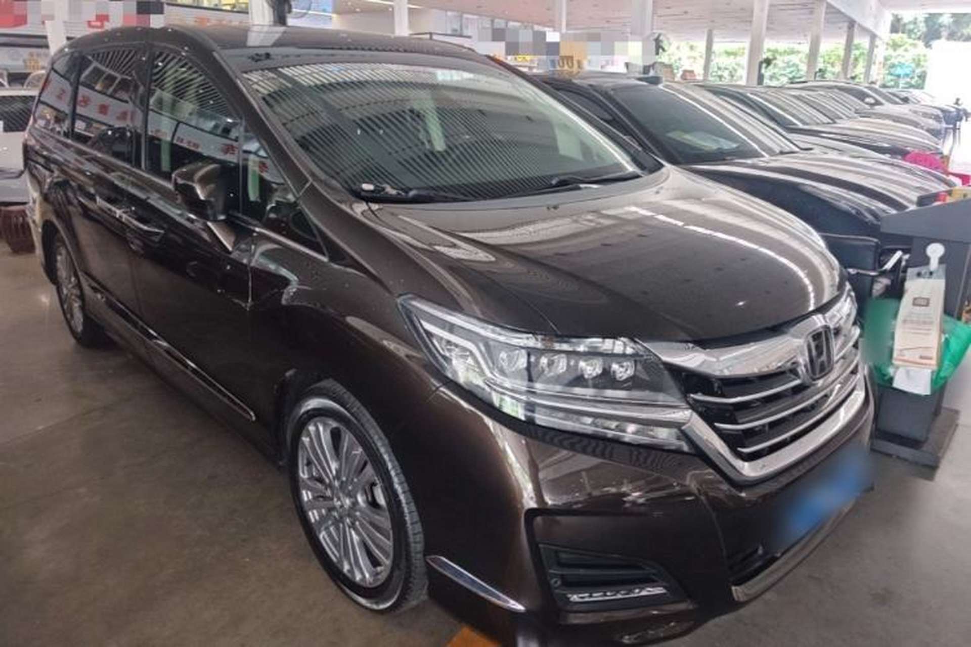Used Honda Elysion 2016 2.4L Supreme Edition Front Right 45 Deg