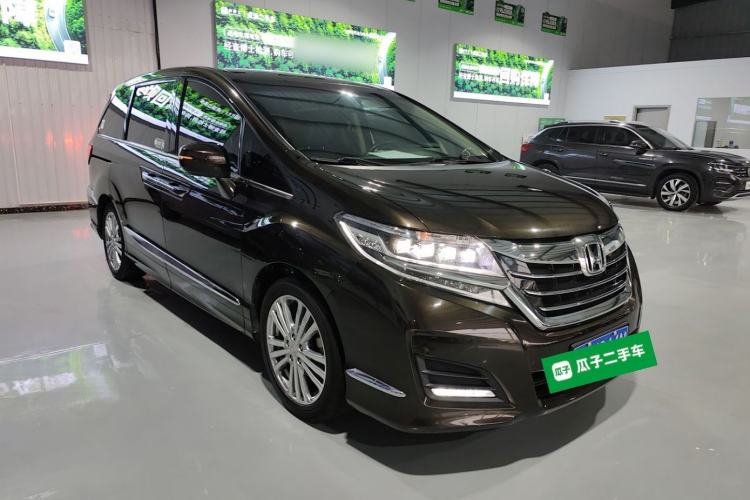 Used Honda Elysion 2016 2.4L Luxury Edition Front Right 45 Deg